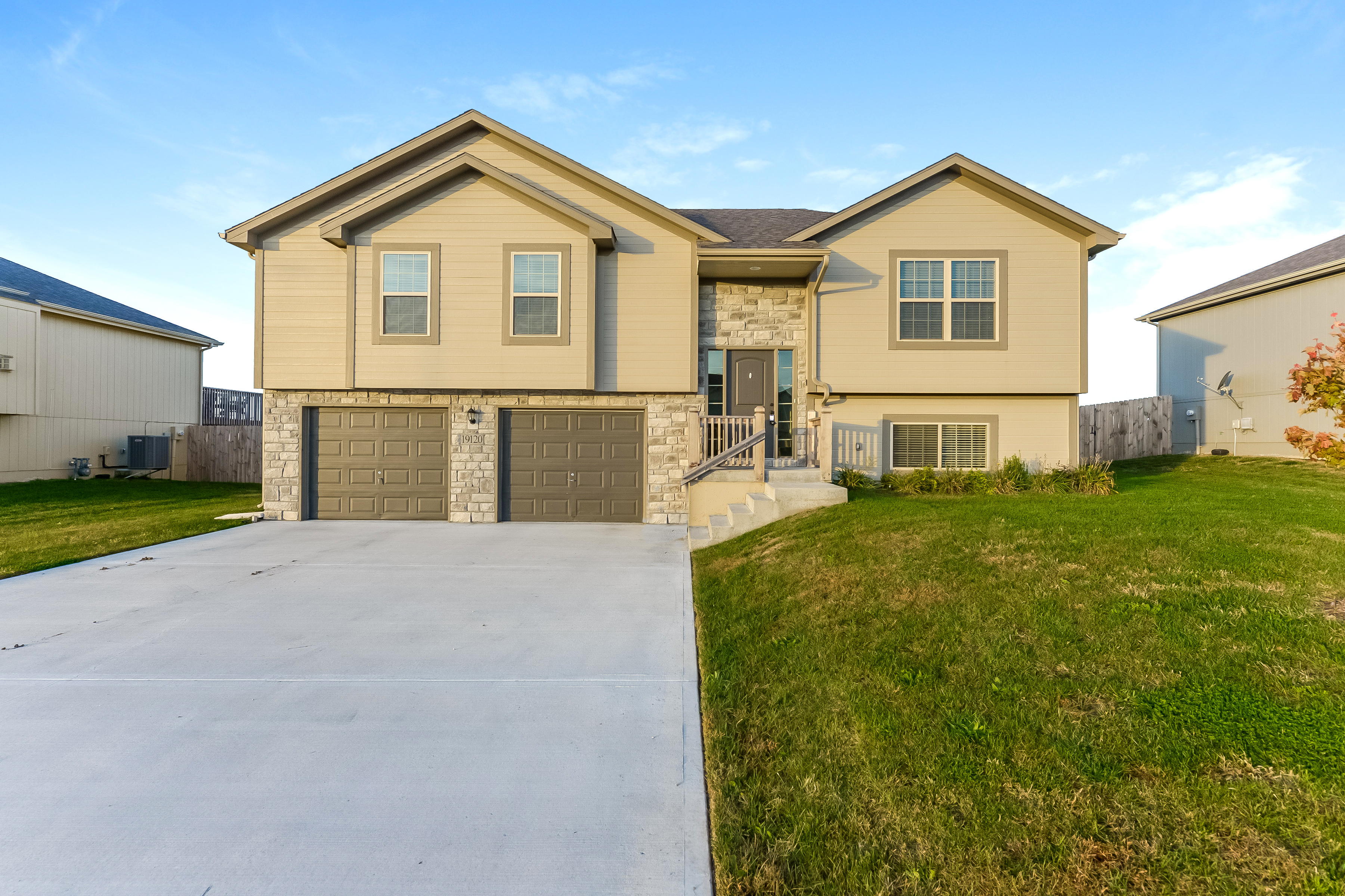 19120 Corbyn Ln Smithville, MO 64089